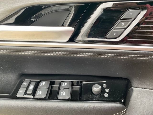 Used 2025 Jeep Wagoneer Series II AWD/4WD image 28