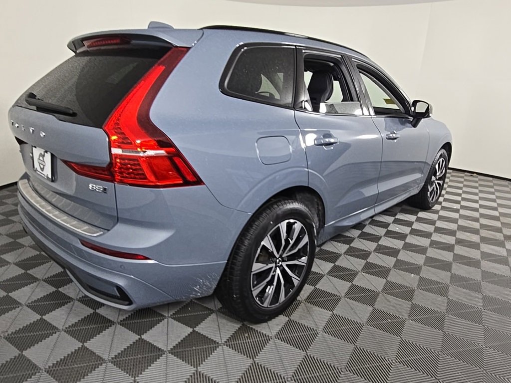 Used 2024 Volvo XC60 B5 Core w/ Protection Package Premier image 10