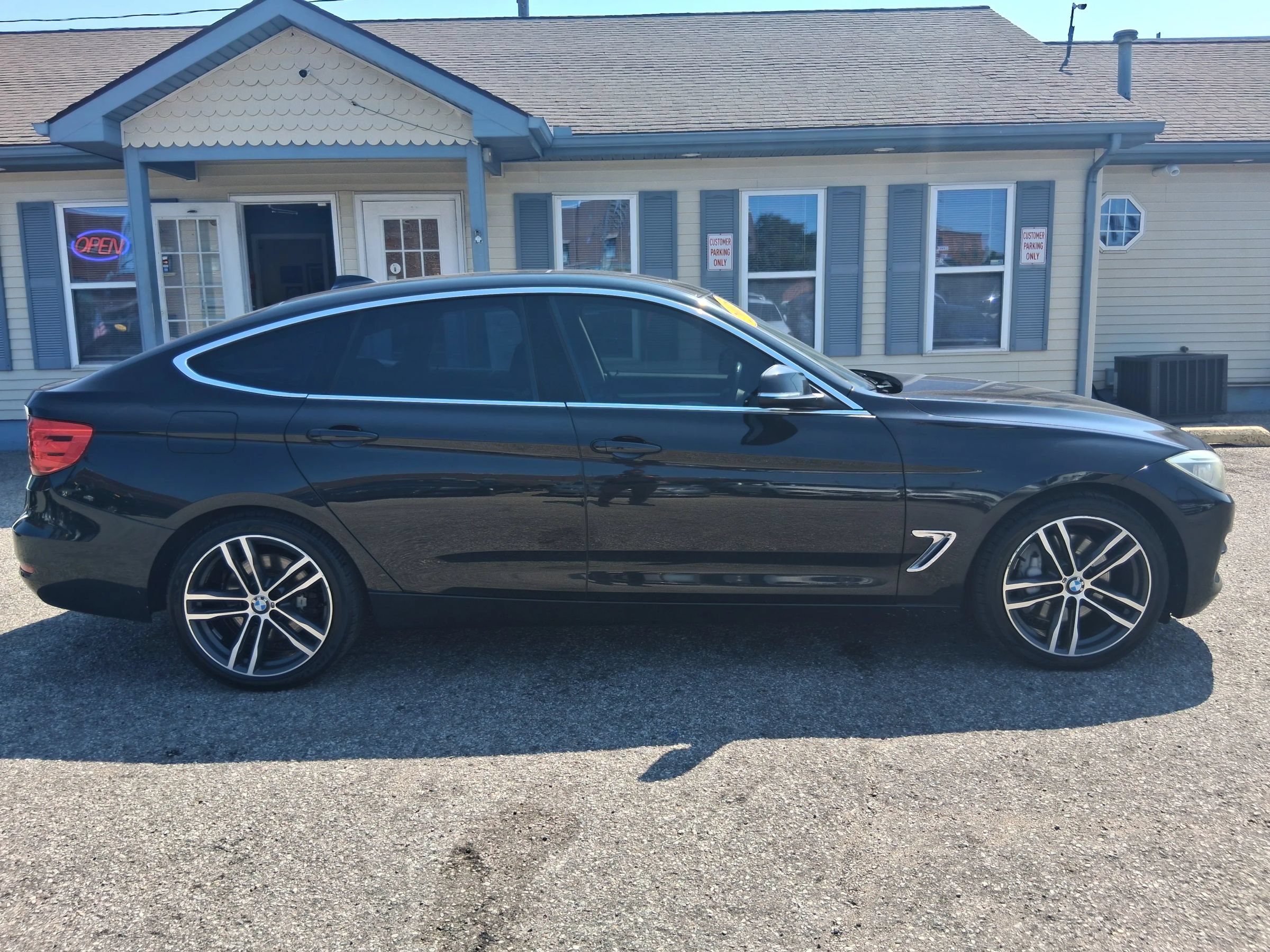 Used 2015 BMW 335i Gran Turismo xDrive AWD/4WD image 6