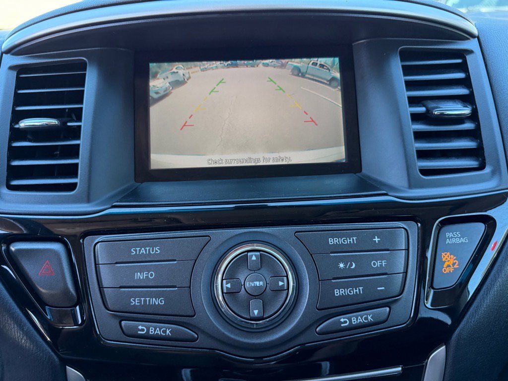Used 2016 Nissan Pathfinder SV image 23