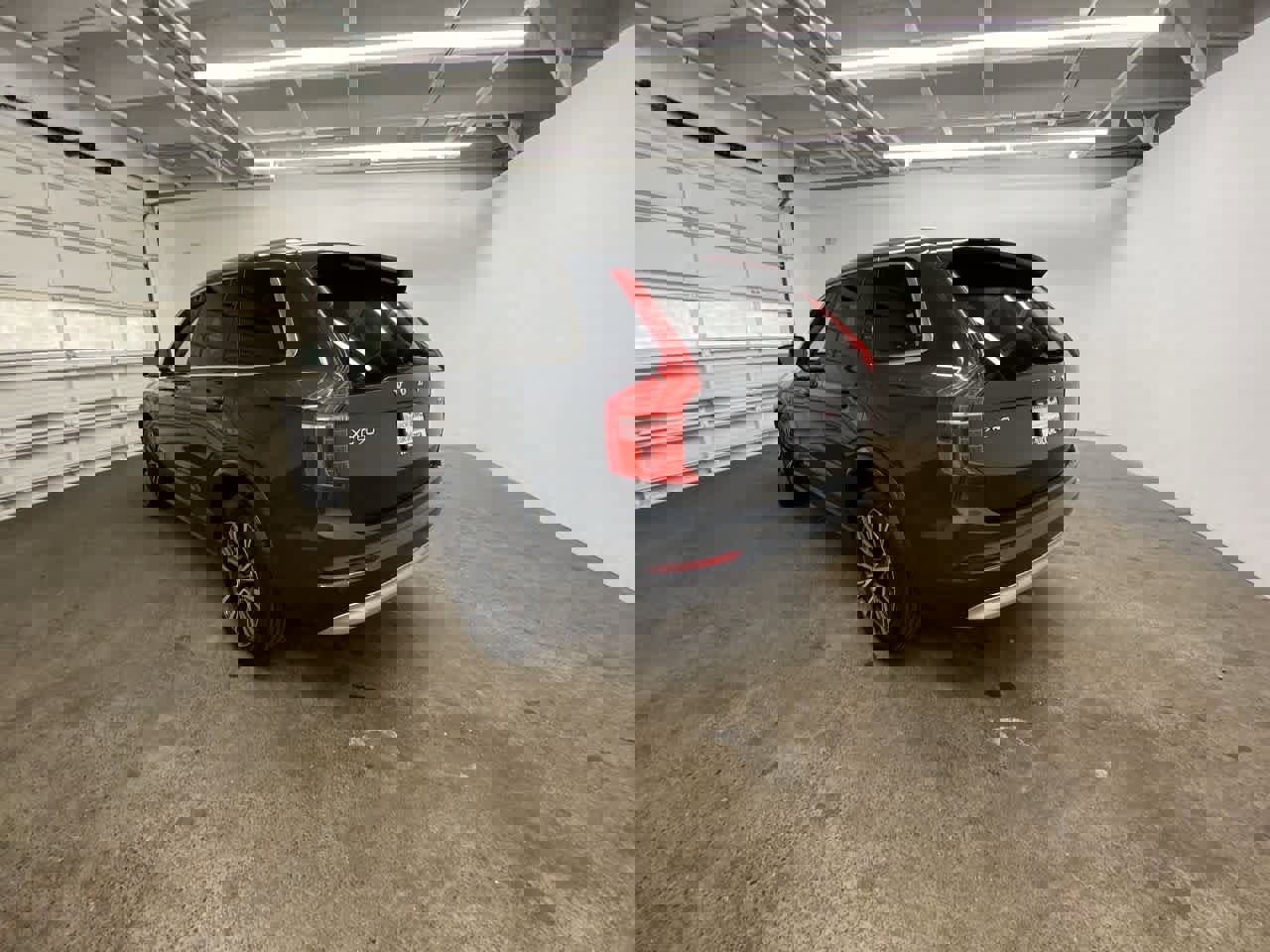 Used 2022 Volvo XC90 T5 Momentum image 4