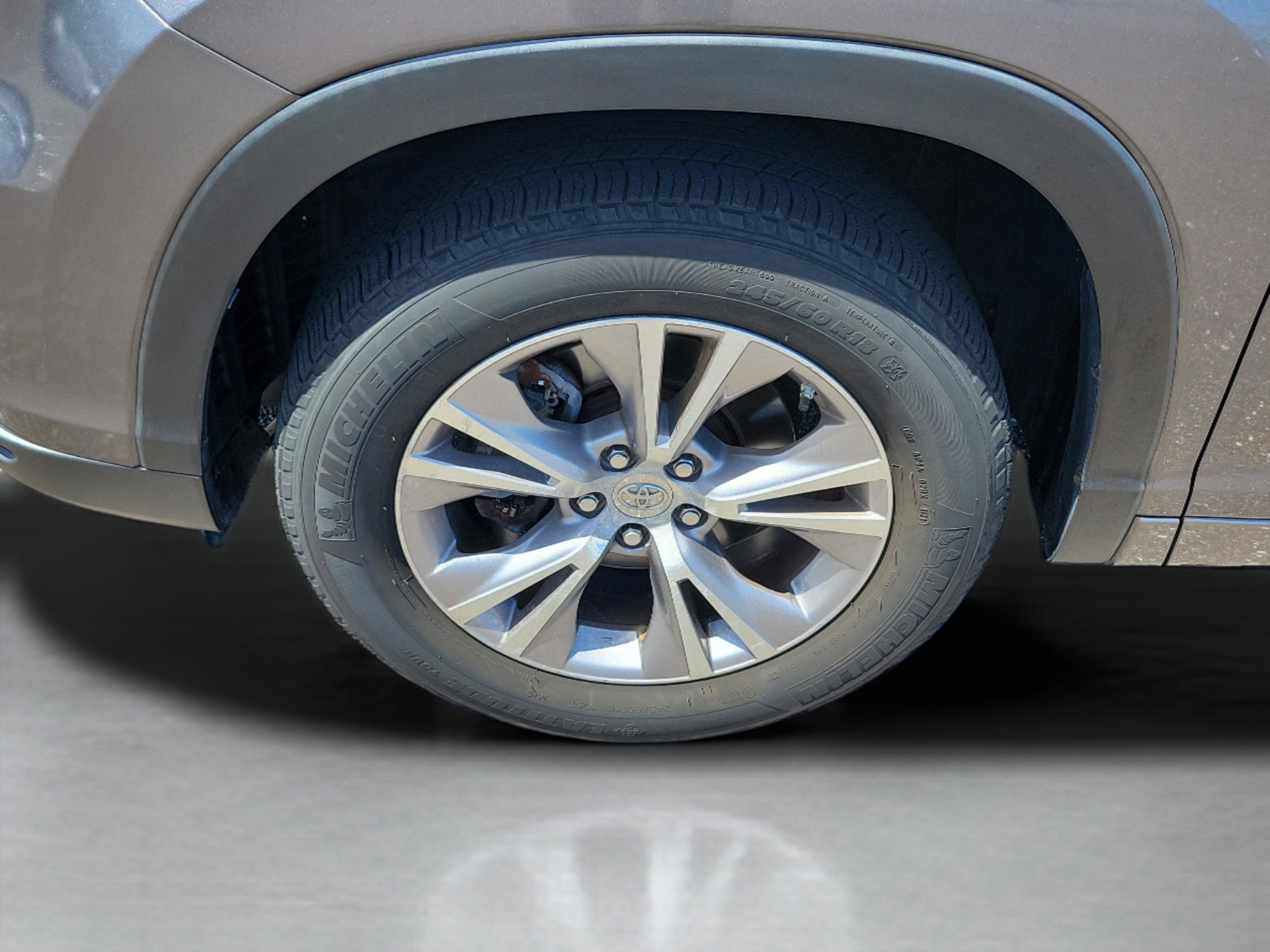 Used 2015 Toyota Highlander XLE image 36