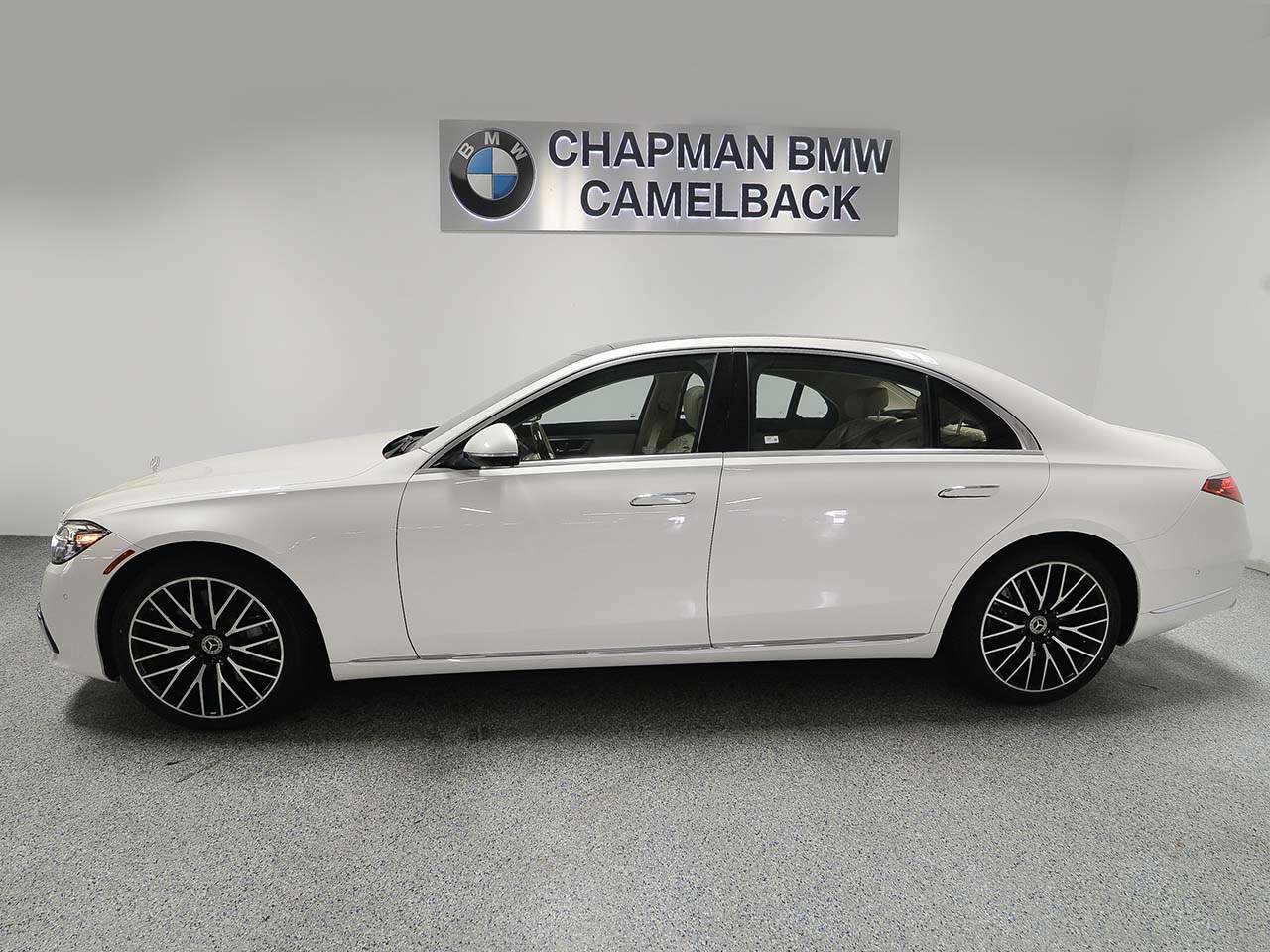 Used 2022 Mercedes-Benz S 500 4MATIC image 3
