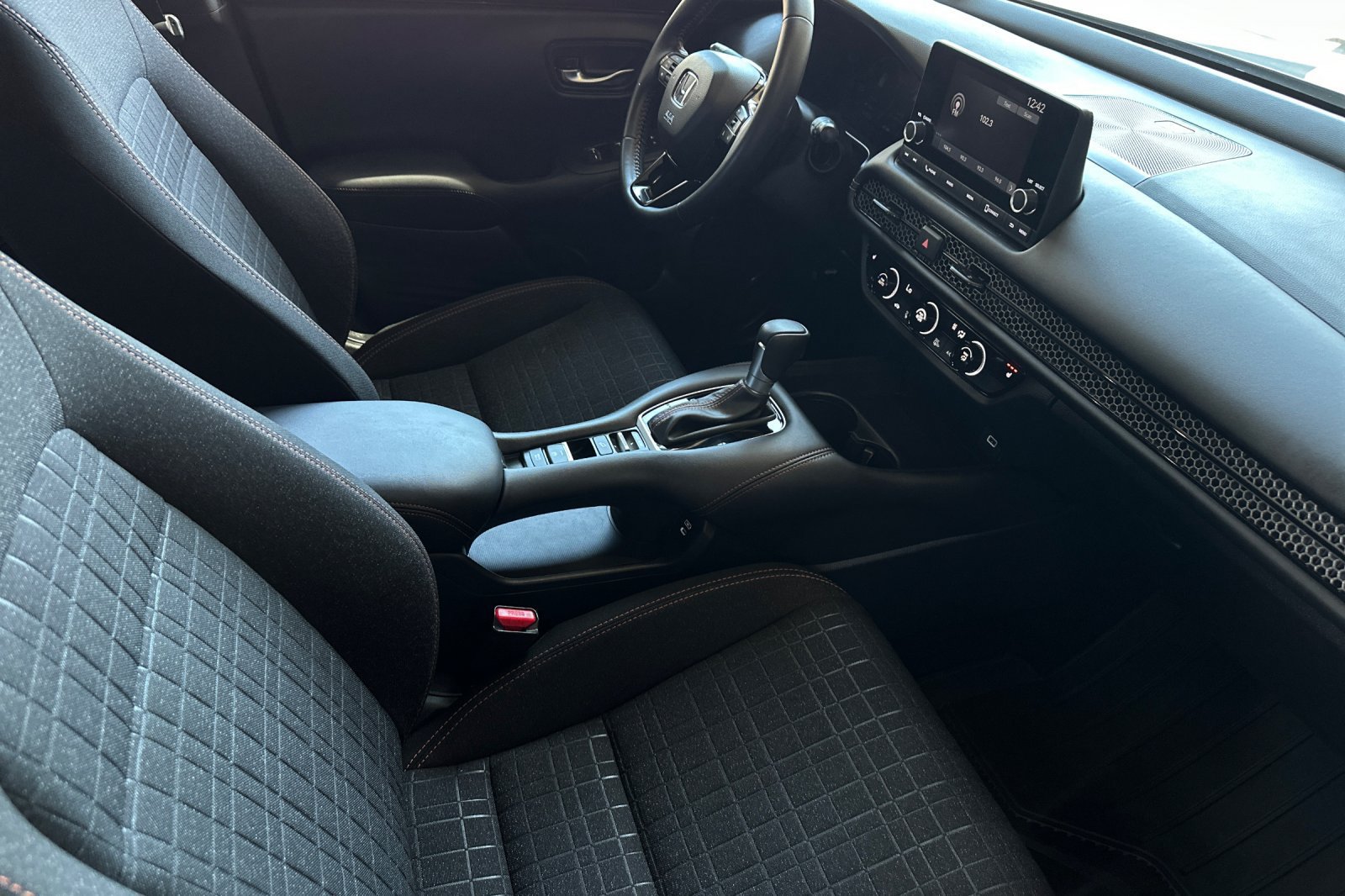 Used 2025 Honda HR-V Sport image 16