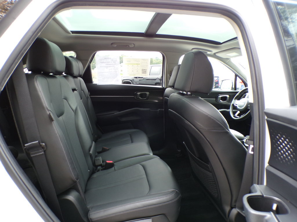 Used 2025 Kia Sorento S w/ Panoramic Sunroof Package FWD image 20
