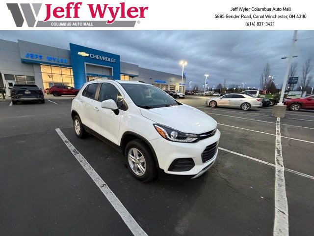 Used 2022 Chevrolet Trax LT w/ LT Convenience Package image 1