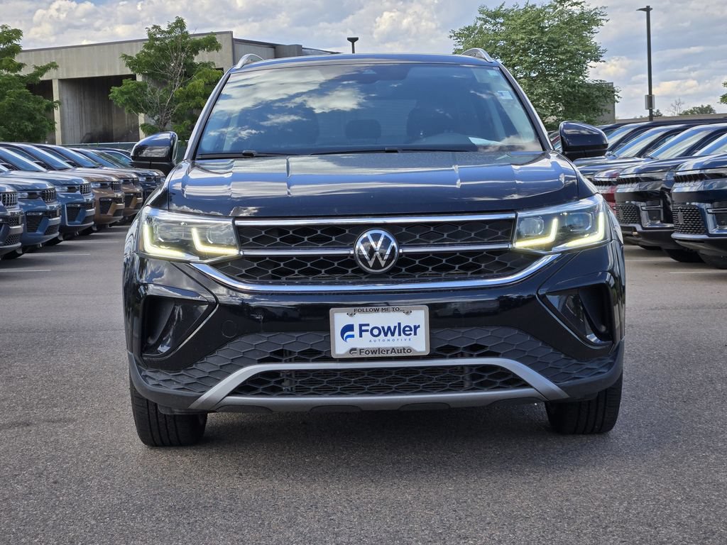 Used 2023 Volkswagen Taos SEL AWD/4WD image 2