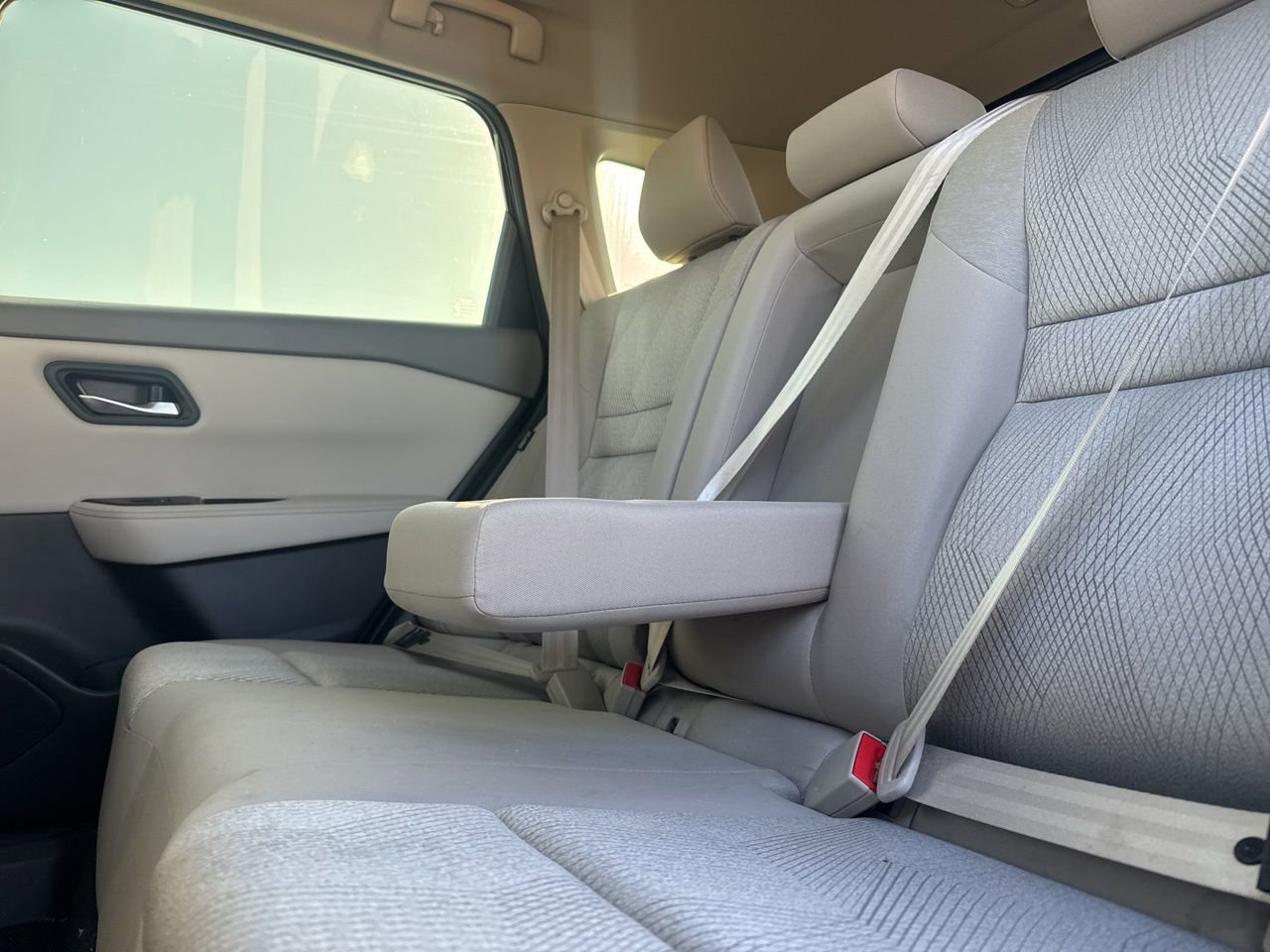 Used 2024 Nissan Rogue SV image 35