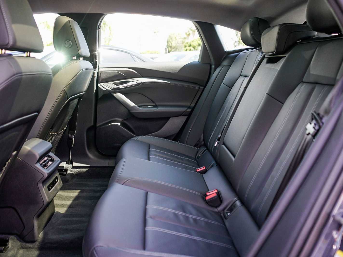 Used 2025 Audi A6 e-tron Premium w/ Convenience Package AWD/4WD image 18