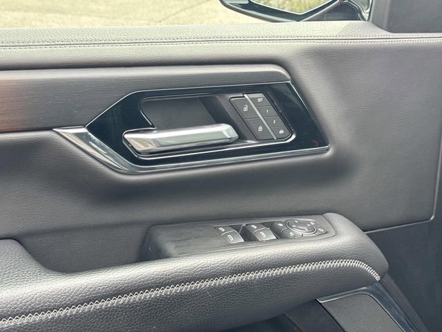 Used 2025 GMC Yukon Denali image 28