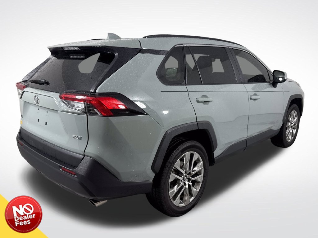 Used 2019 Toyota RAV4 XLE Premium w/ Cold Weather Package FWD image 3