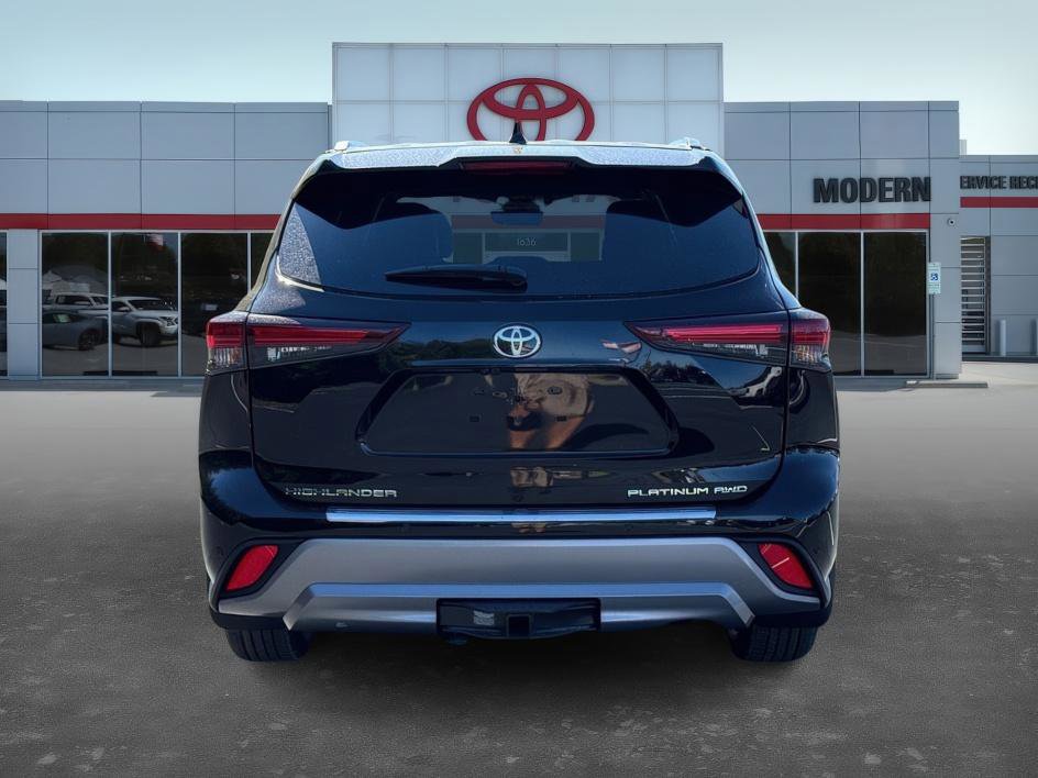 New 2026 Toyota Highlander Platinum image 5