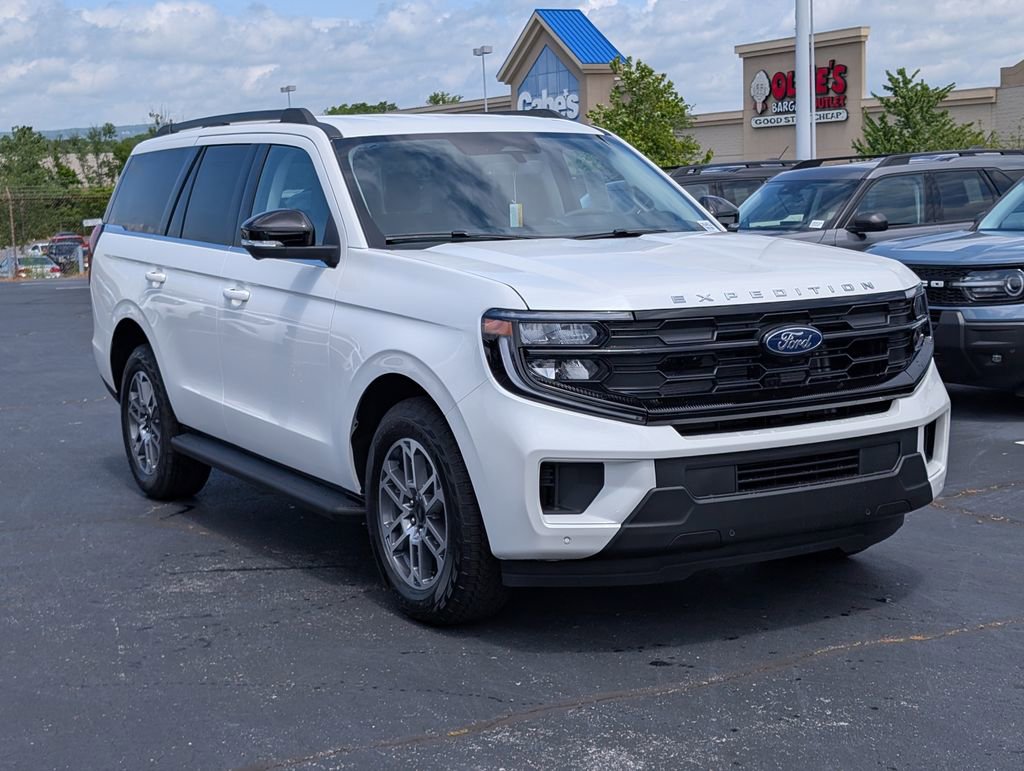 New 2026 Ford Expedition Active AWD/4WD image 3
