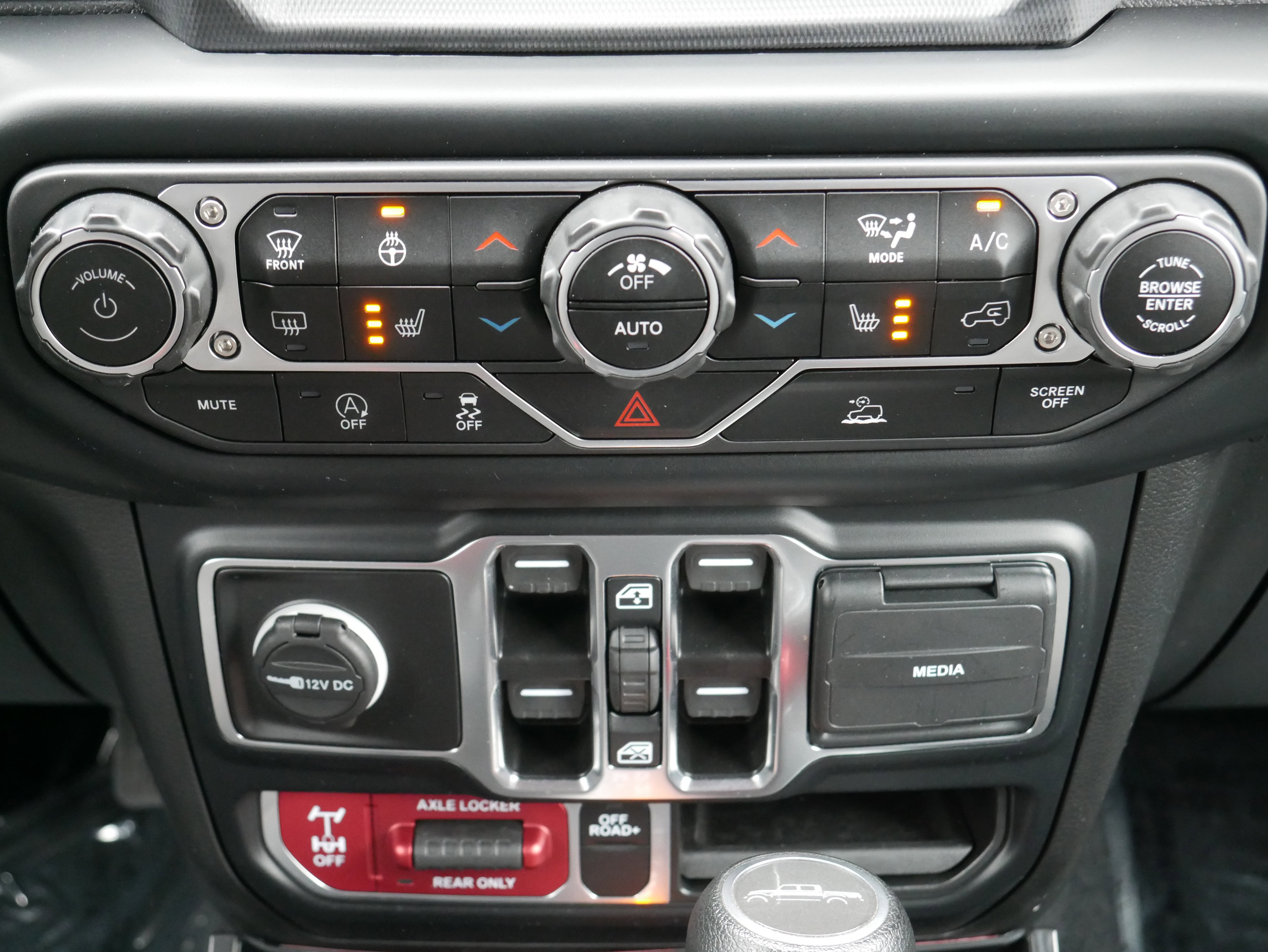 Used 2023 Jeep Gladiator Mojave w/ Cold Weather Group image 21