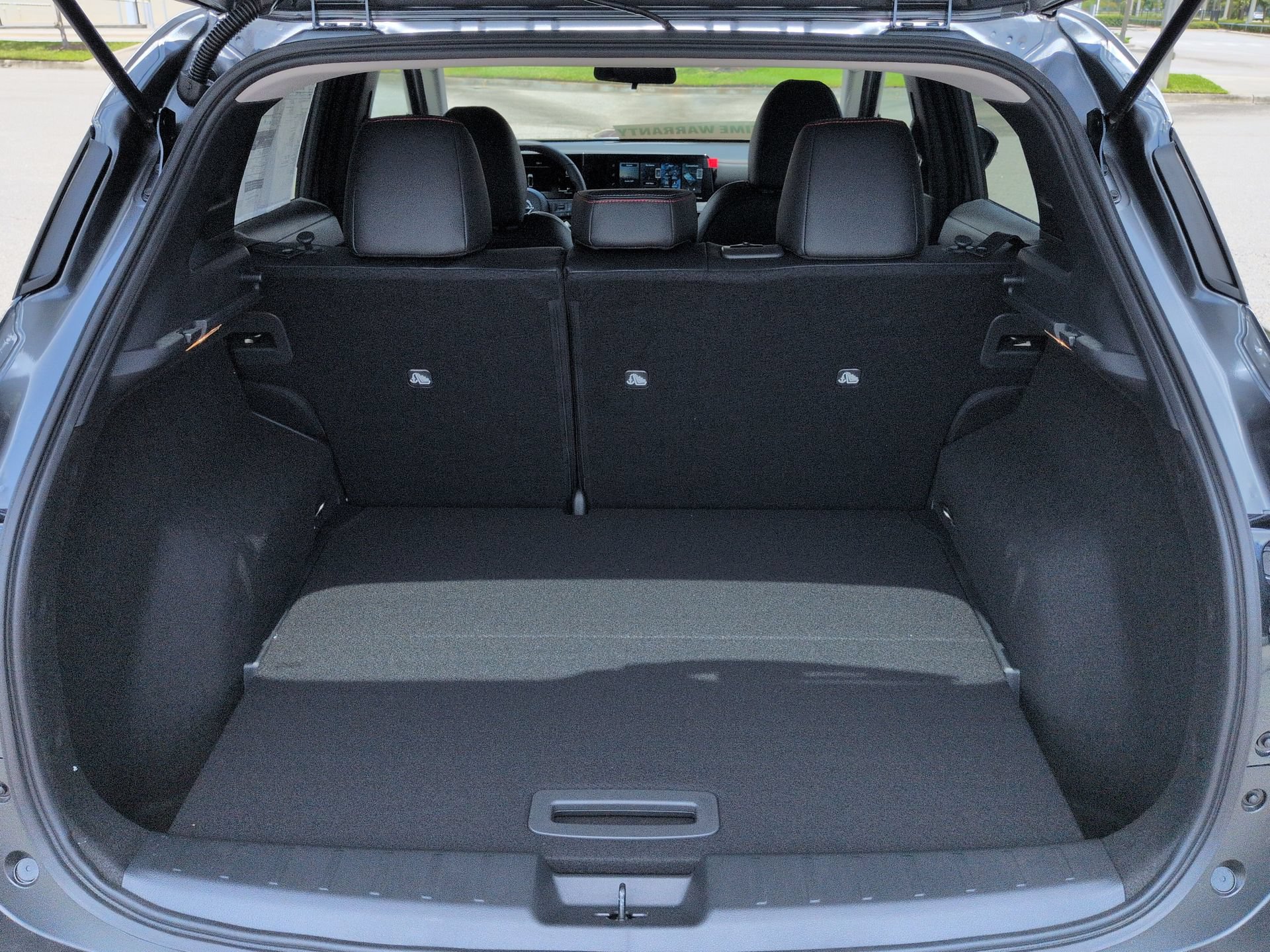 New 2026 Nissan Kicks SR FWD image 14