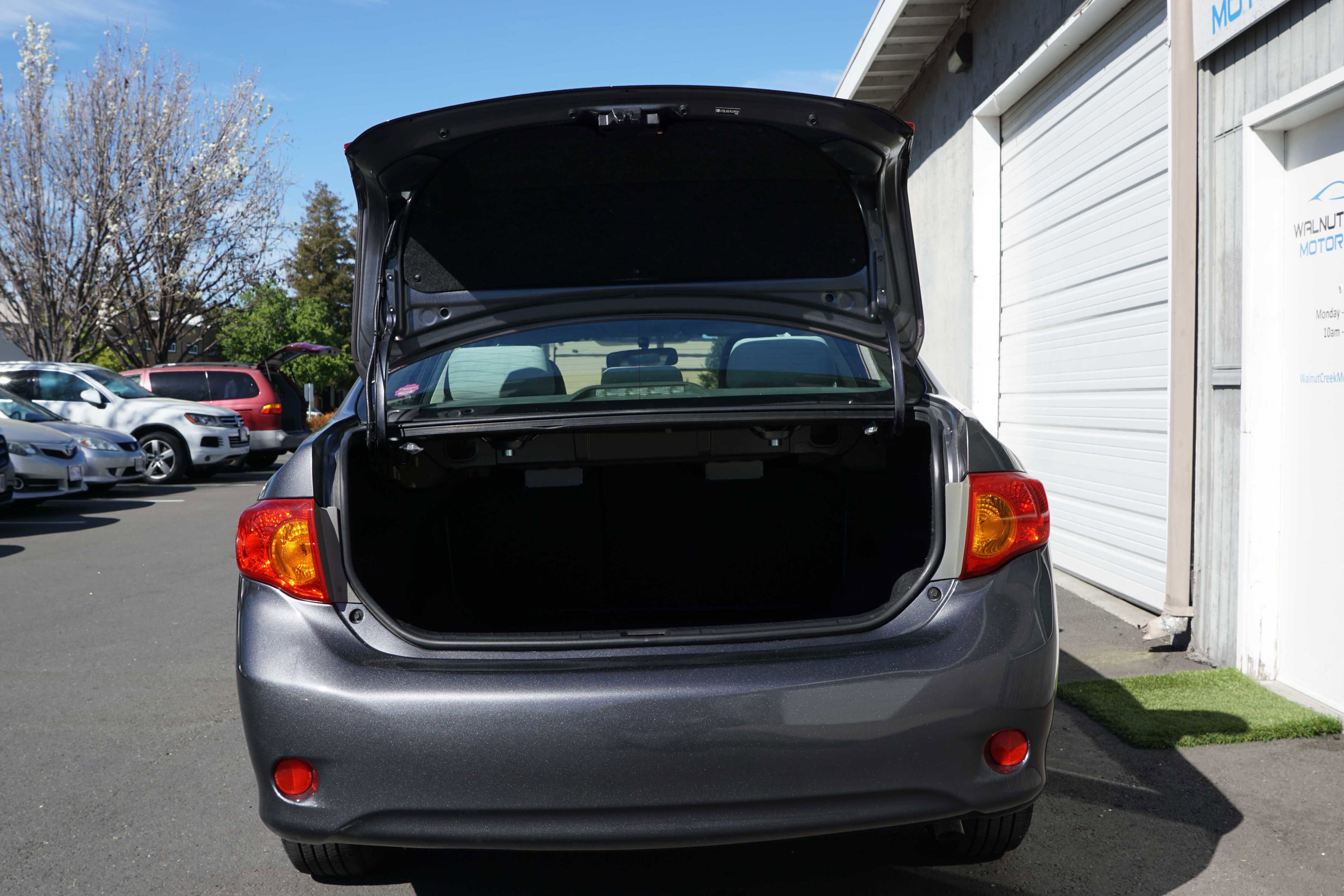 Used 2009 Toyota Corolla SEDAN 4D image 15