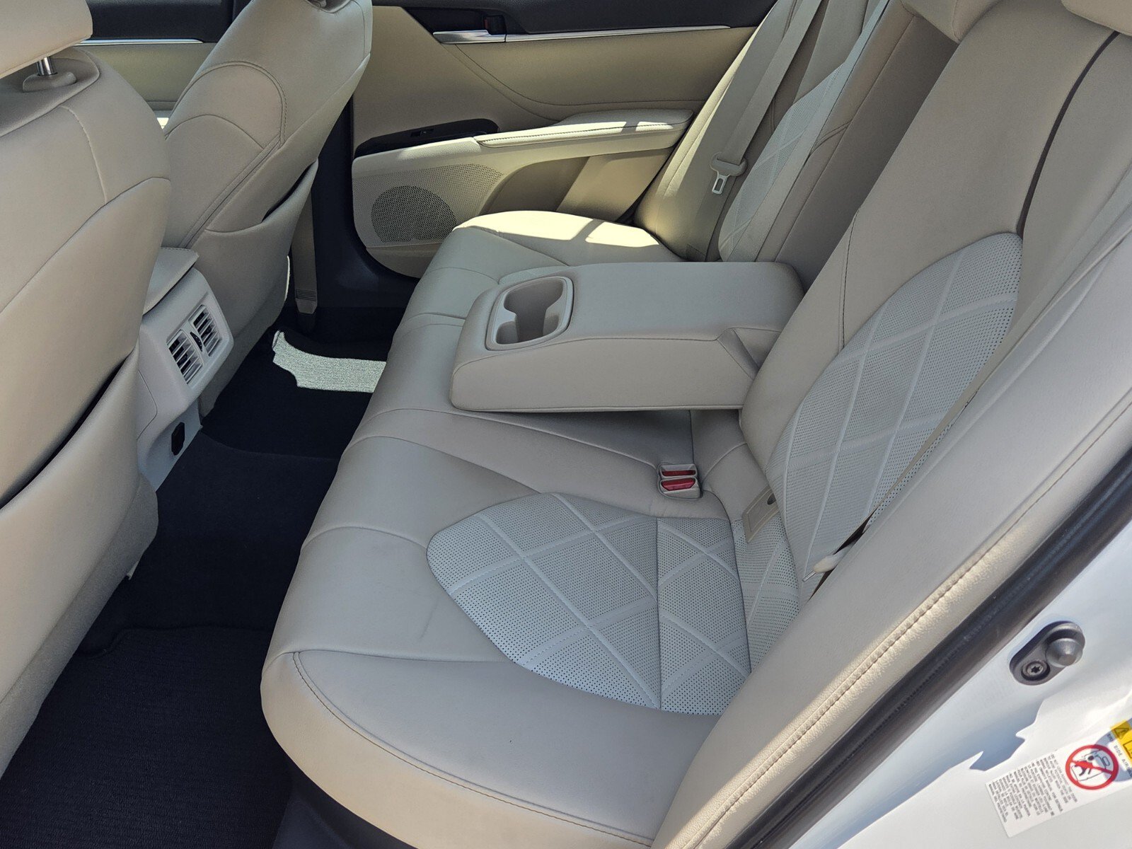 Used 2018 Toyota Camry XLE w/ Audio Package FWD image 5