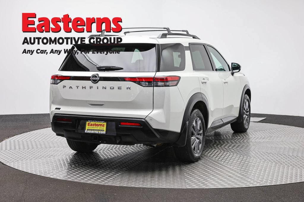 Used 2024 Nissan Pathfinder SV w/ SV Premium Package AWD/4WD image 5