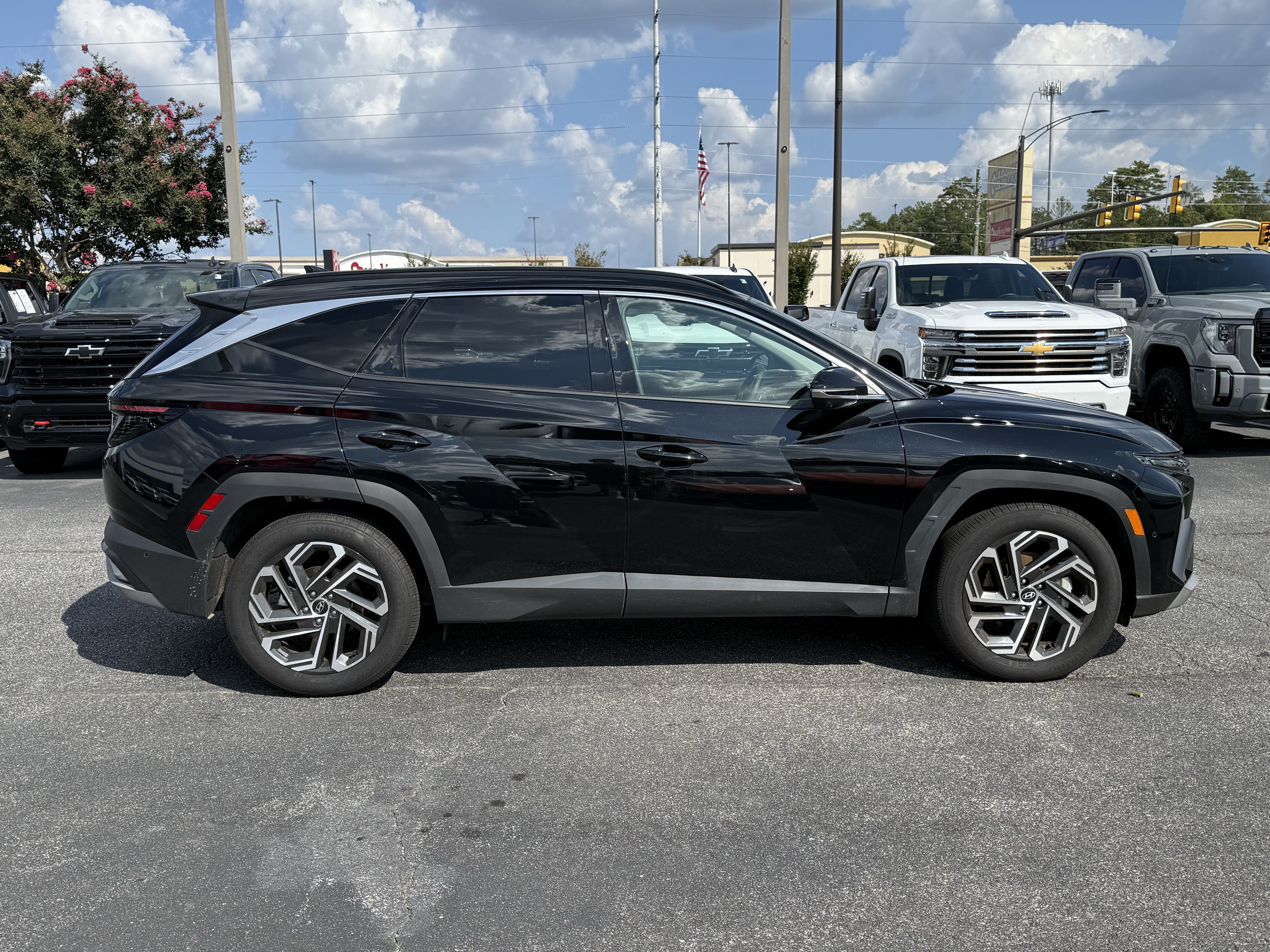 Used 2025 Hyundai Tucson Limited FWD image 34