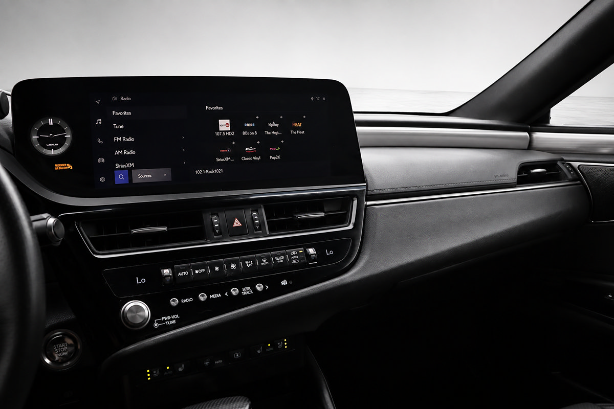 Used 2023 Lexus ES 350 F Sport w/ Accessory Package (Z2) FWD image 30