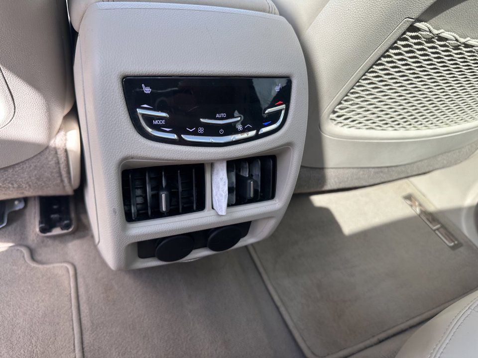 Used 2015 Cadillac SRX Premium AWD/4WD image 14