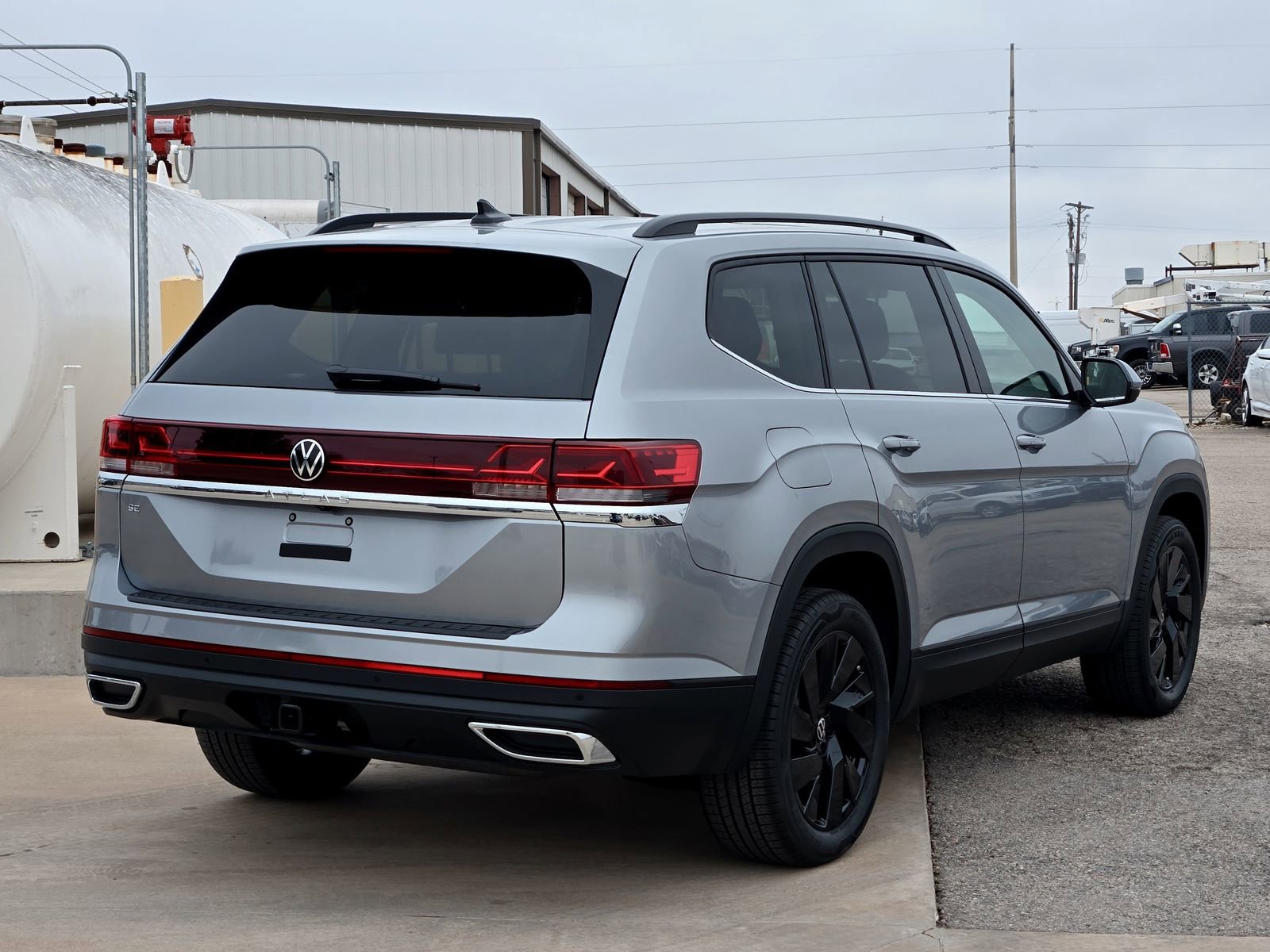 New 2026 Volkswagen Atlas SE image 4