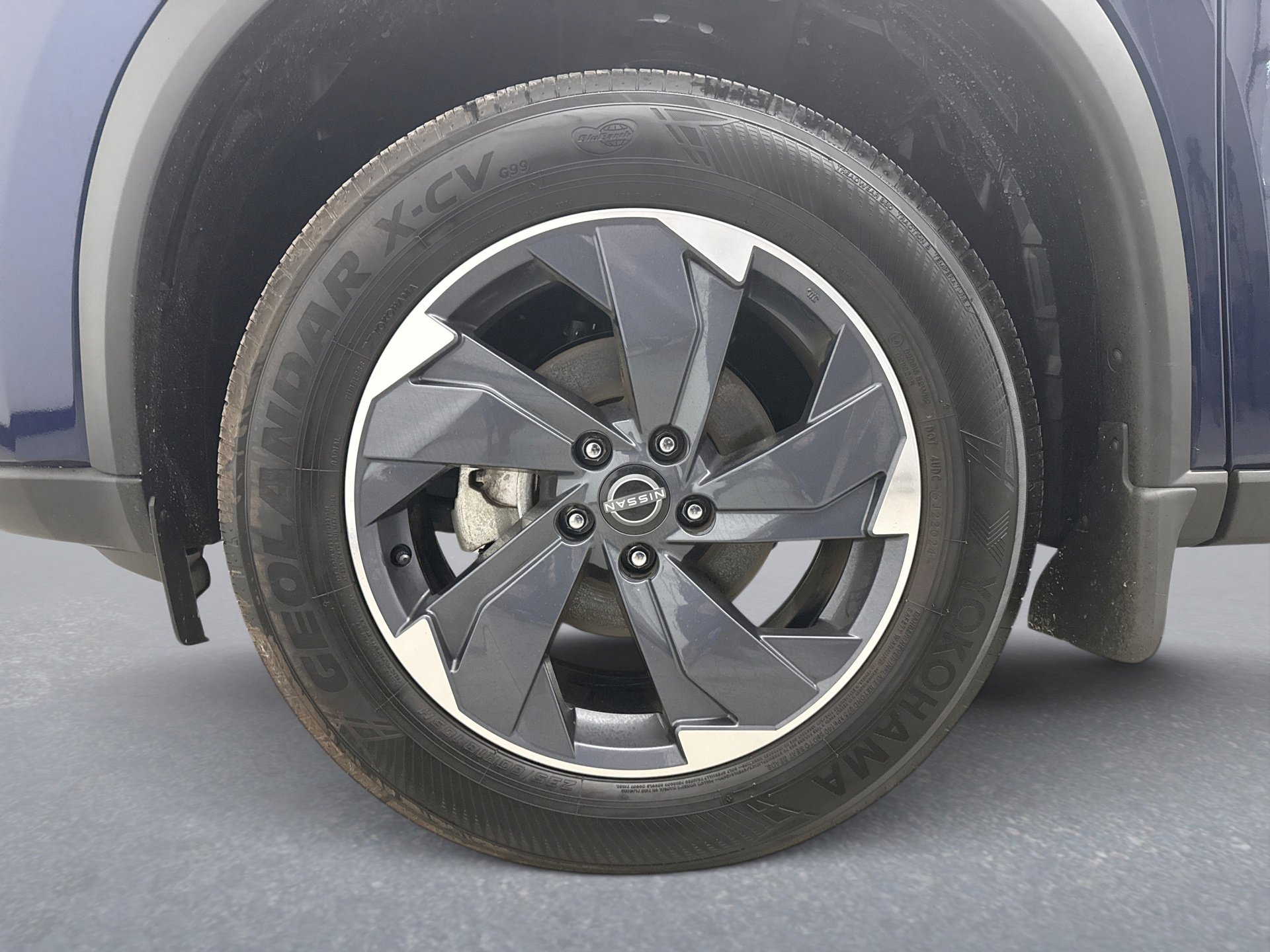 Used 2025 Nissan Rogue SV image 23