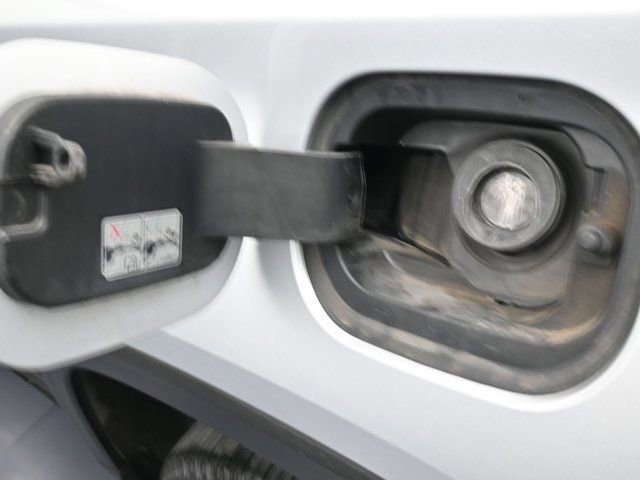 Used 2021 Chevrolet Traverse LT image 11