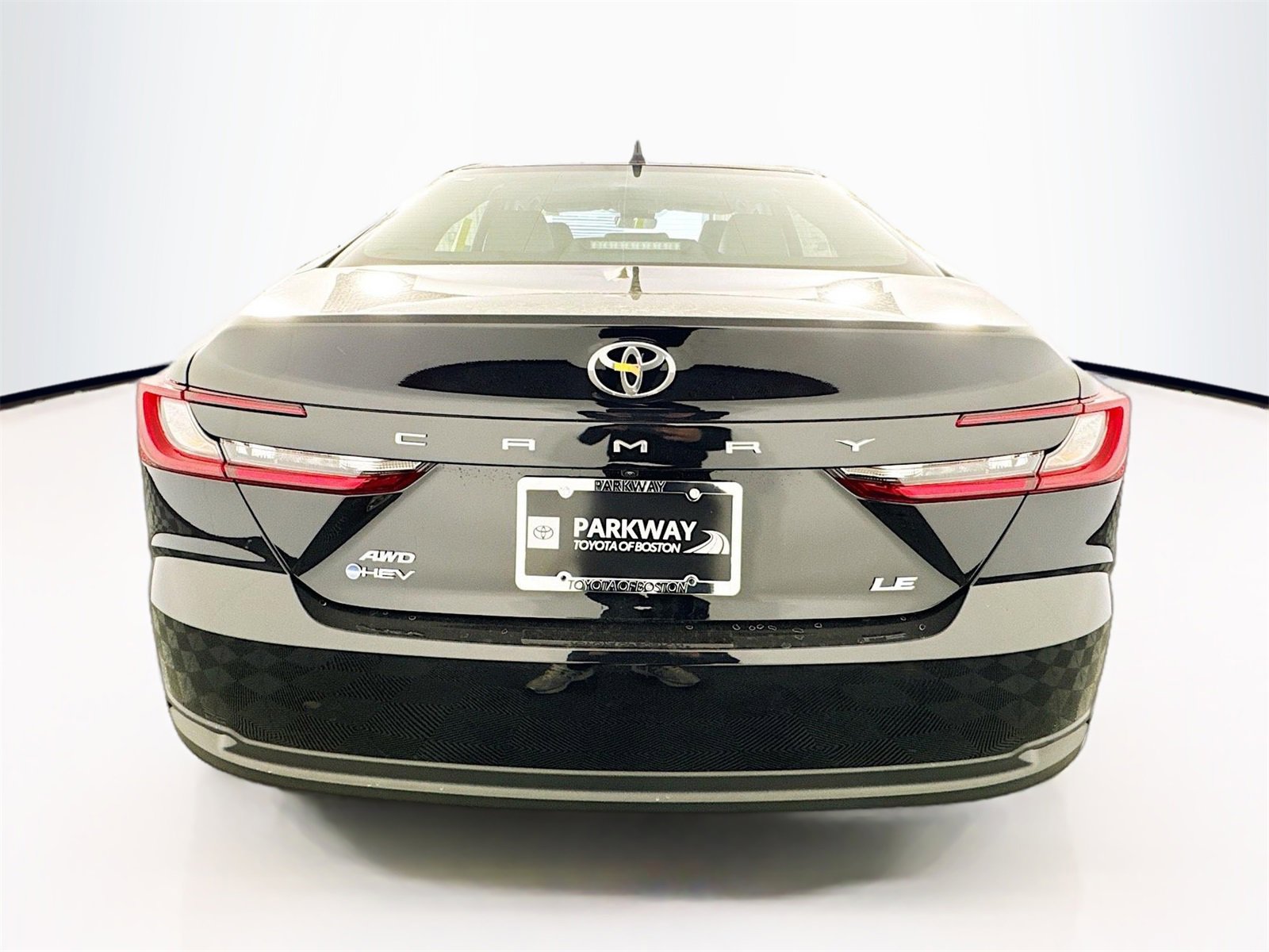 Used 2025 Toyota Camry LE w/ Convenience Package image 5