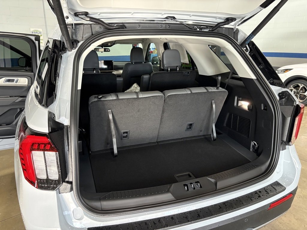 New 2026 Ford Explorer Active w/ Active Comfort Package image 24