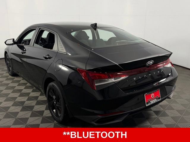 Used 2022 Hyundai Elantra SEL w/ Convenience Package image 6