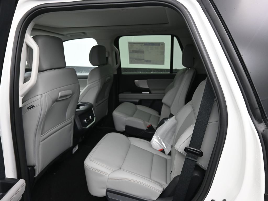New 2025 Ford Expedition Active image 20