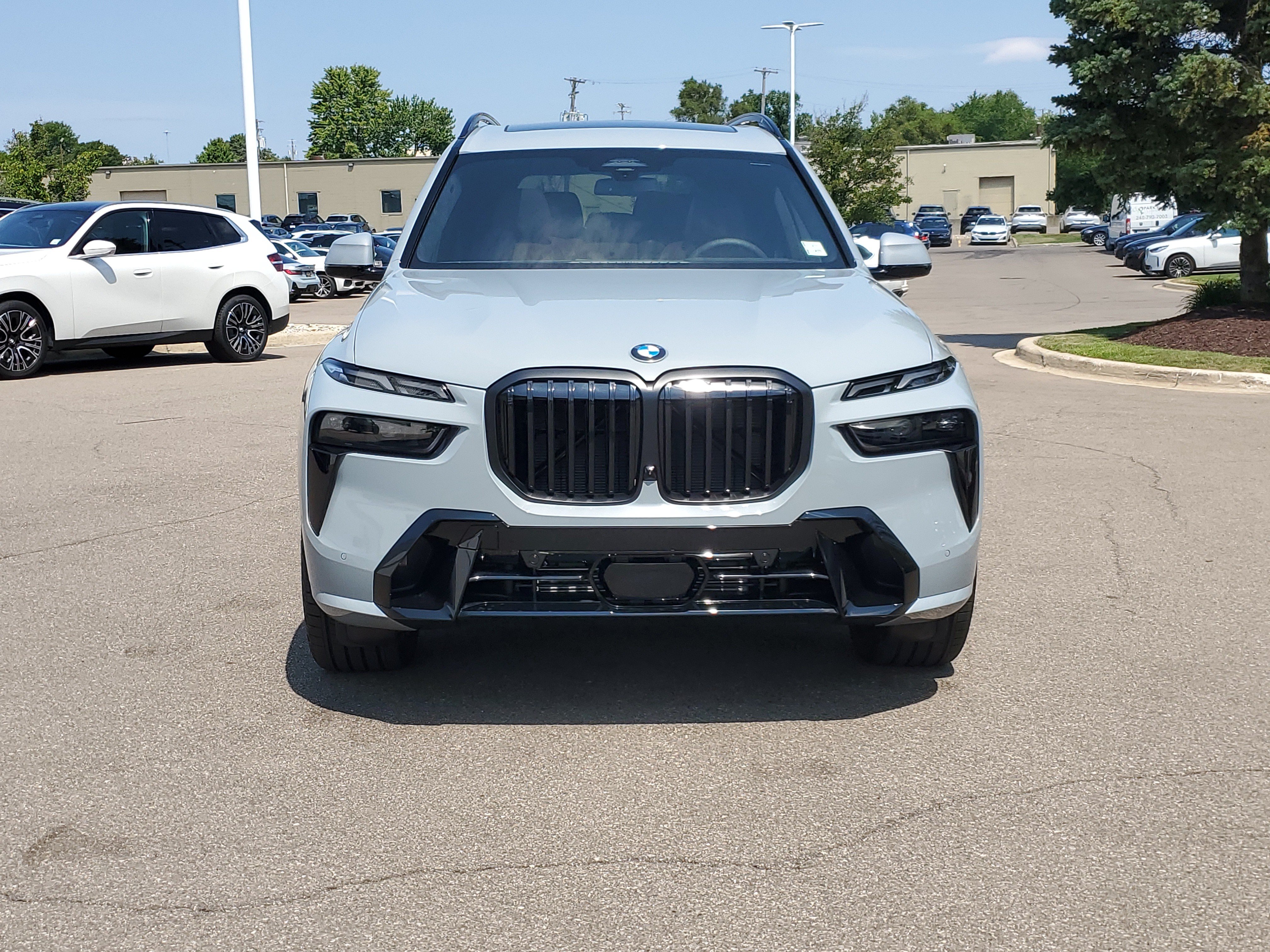 New 2027 BMW X7 xDrive40i w/ Executive Package AWD/4WD image 8