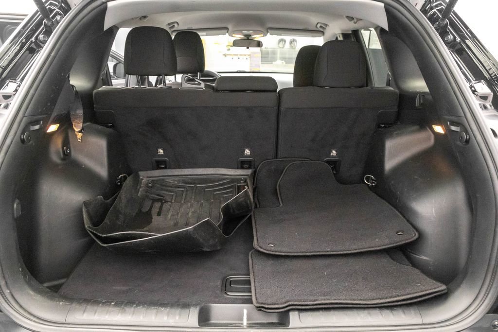 Used 2019 Jeep Cherokee Latitude w/ Popular Appearance Group image 26