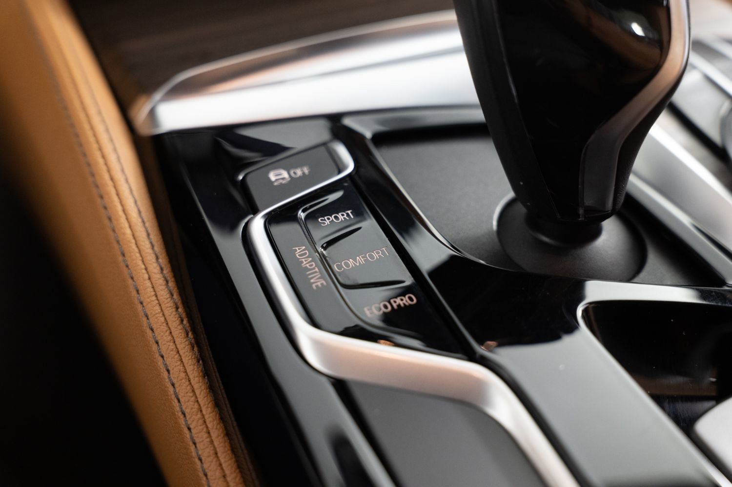 Used 2019 BMW M550i xDrive AWD/4WD image 39