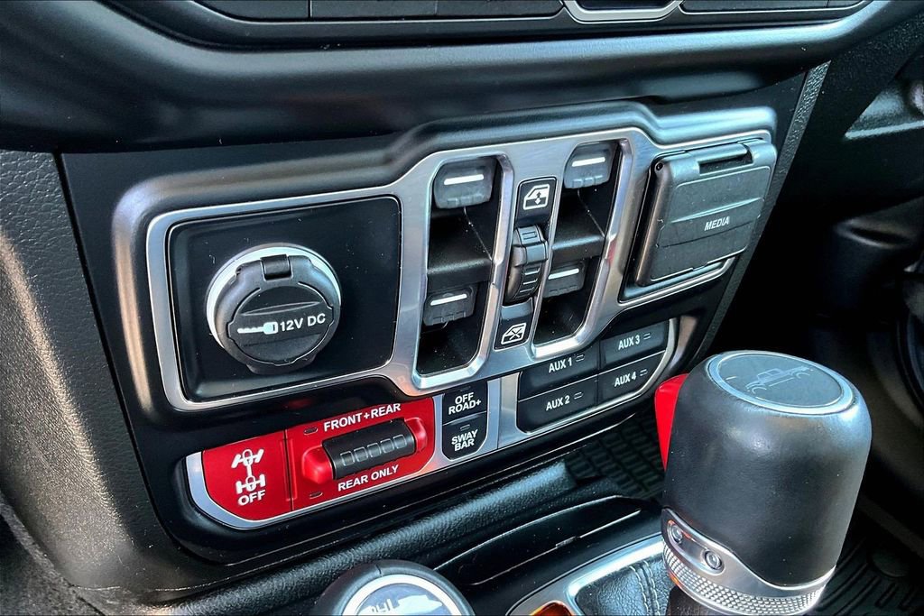 Used 2022 Jeep Gladiator Rubicon w/ LED Lighting Group AWD/4WD image 18