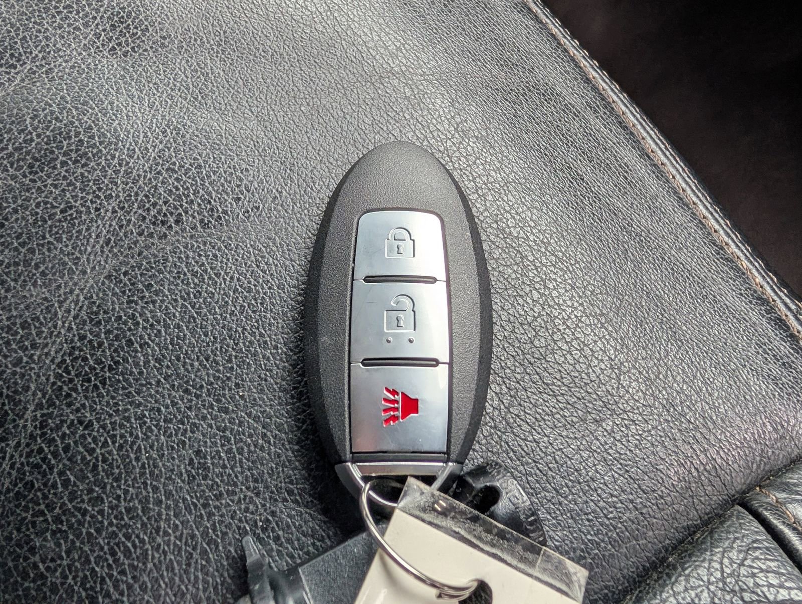 Used 2019 Nissan Titan SV w/ SV Convenience Package image 30