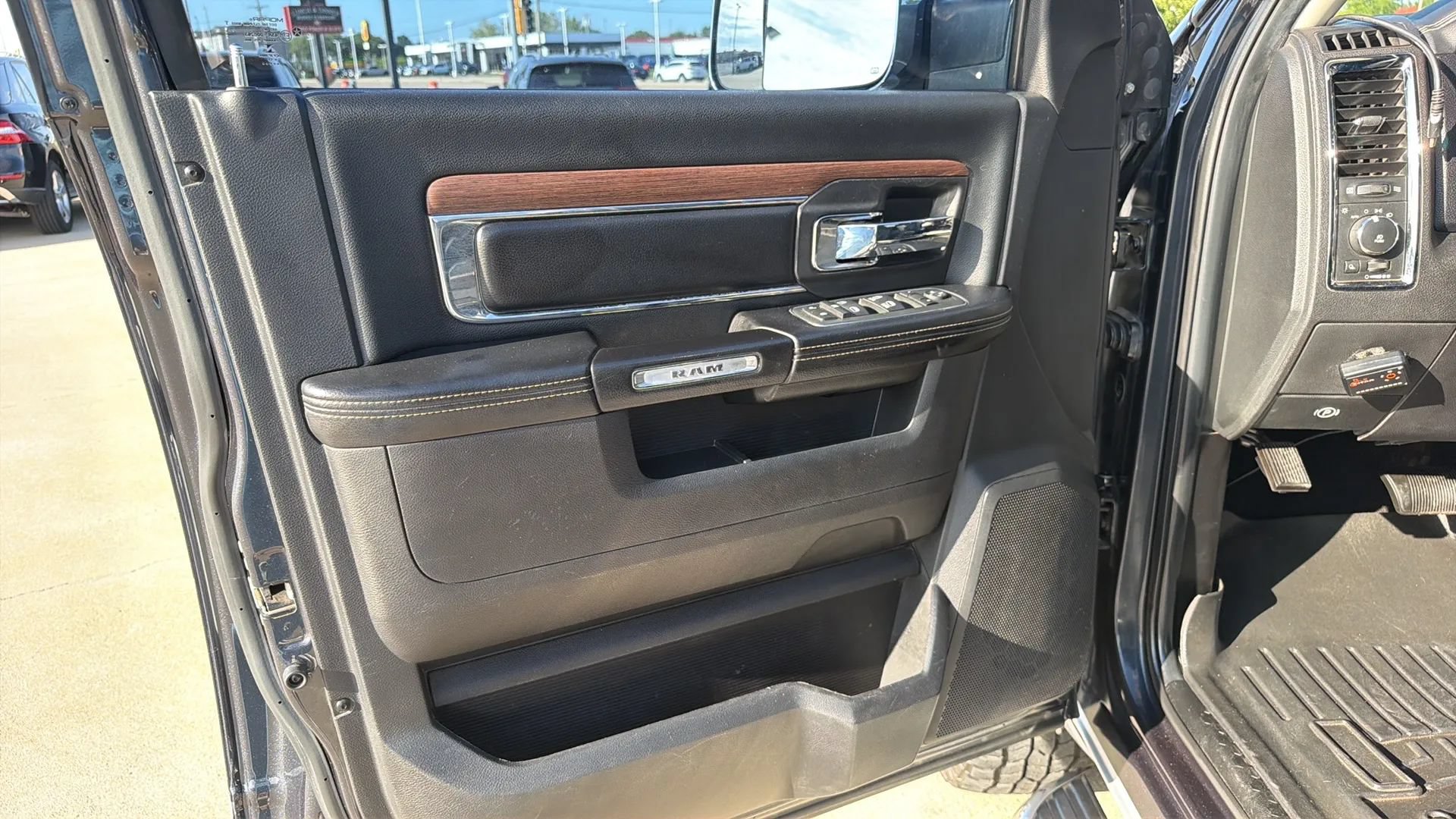 Used 2013 RAM 3500 Laramie AWD/4WD image 84
