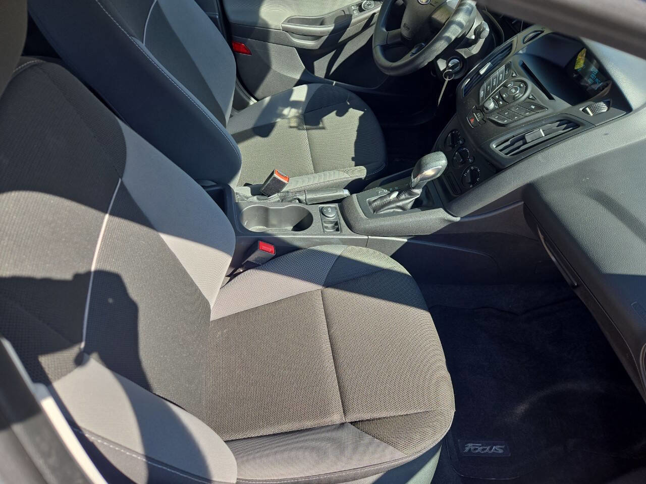 Used 2014 Ford Focus S FWD image 27