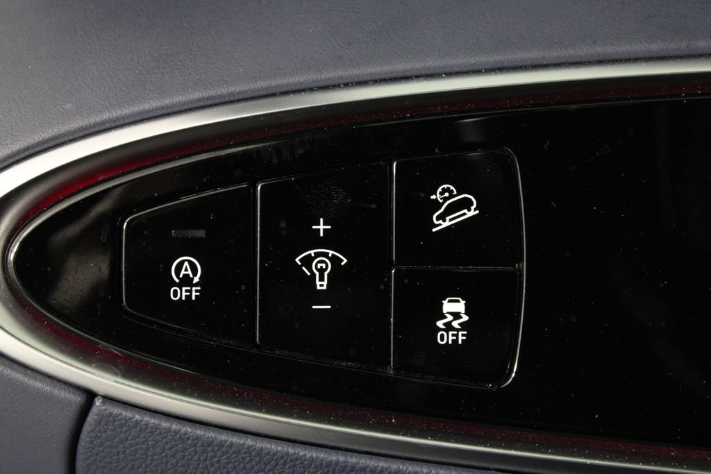 Used 2022 Genesis GV70 3.5T Sport w/ Sport Advanced Package AWD/4WD image 23