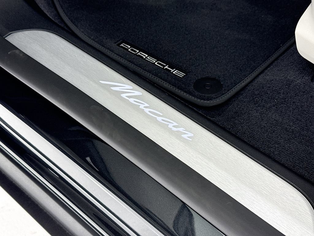 New 2026 Porsche Macan Electric image 13
