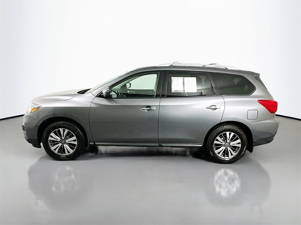 Used 2020 Nissan Pathfinder S image 4