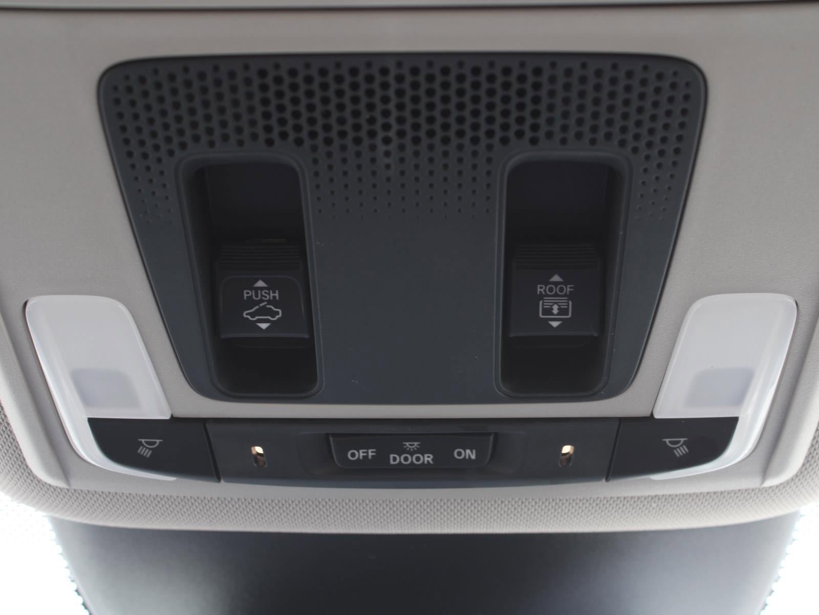 Used 2024 Honda Pilot Elite image 12