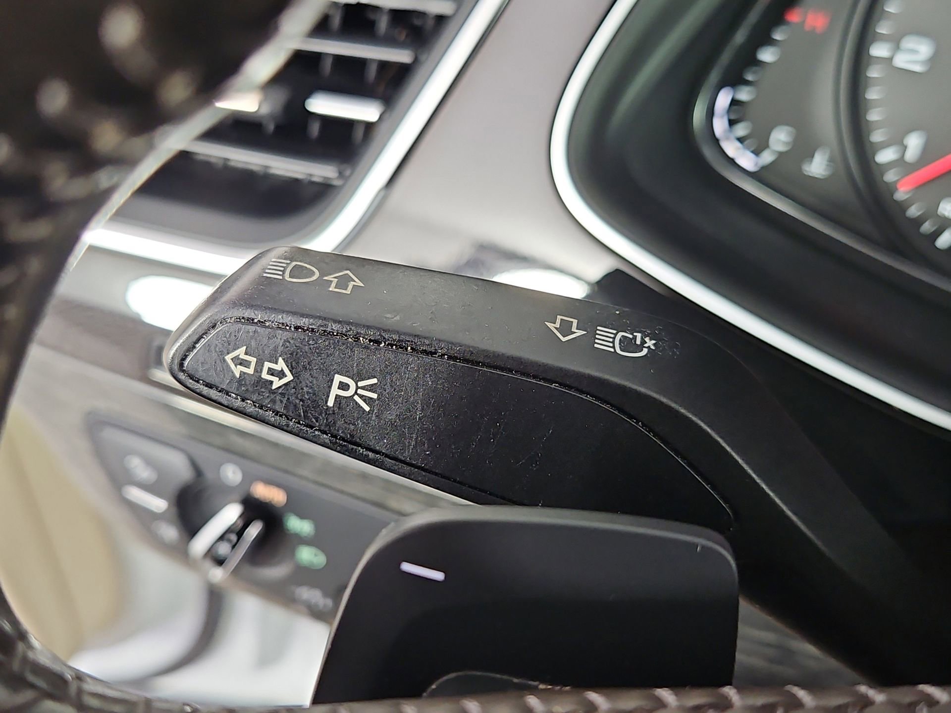 Used 2017 Audi Q7 3.0T Premium Plus w/ Premium Plus Package image 32