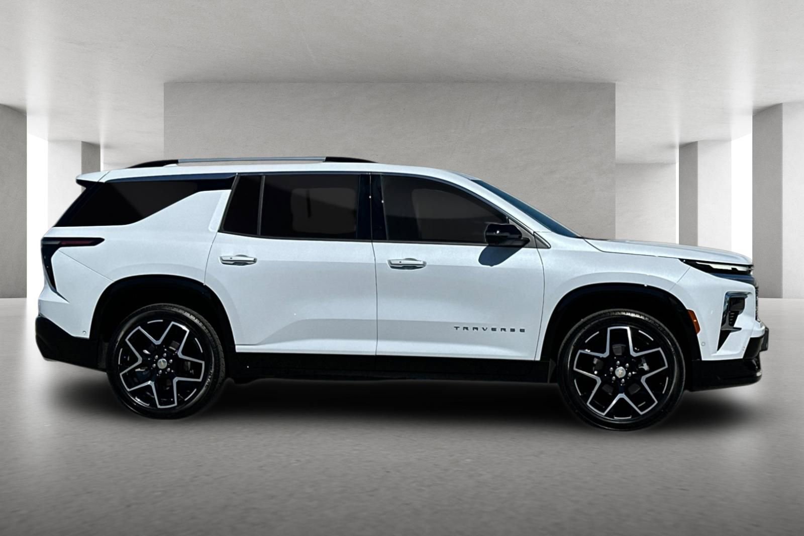 New 2026 Chevrolet Traverse High Country image 3