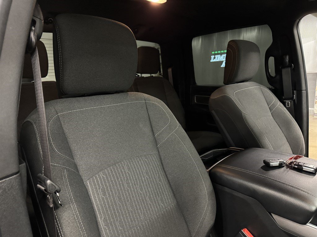 Used 2019 RAM 2500 Big Horn w/ Black Appearance Package AWD/4WD image 38