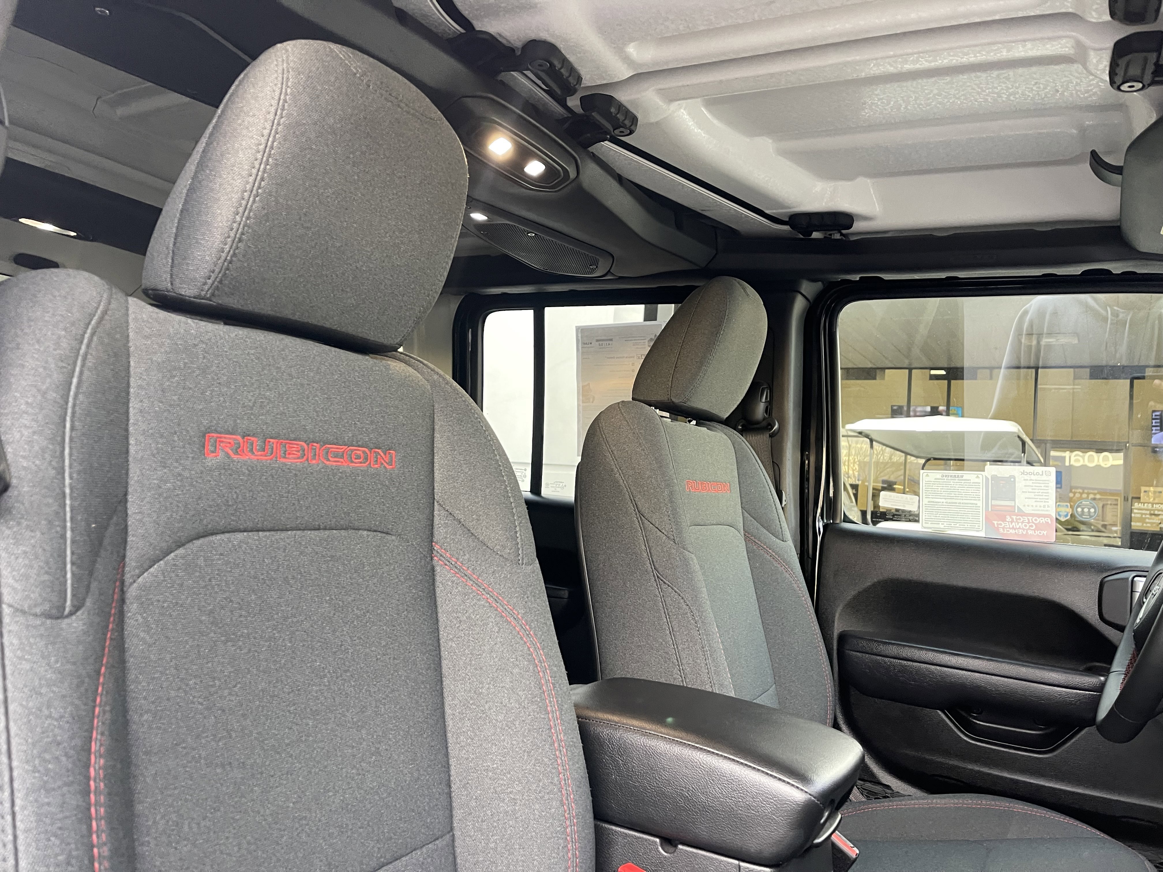 Used 2025 Jeep Wrangler Unlimited Rubicon AWD/4WD image 26