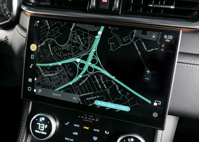 Used 2025 Jaguar F-PACE R-Dynamic S image 17