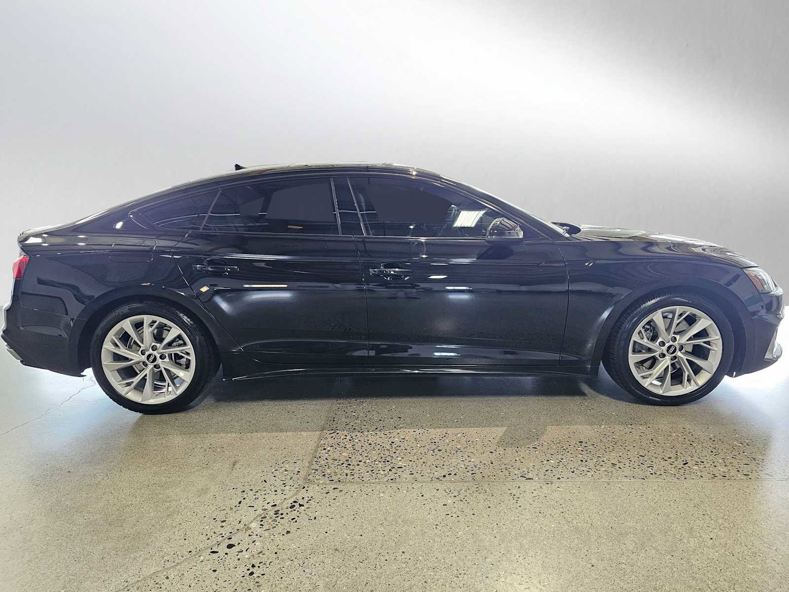 Used 2022 Audi A5 2.0T Premium image 8