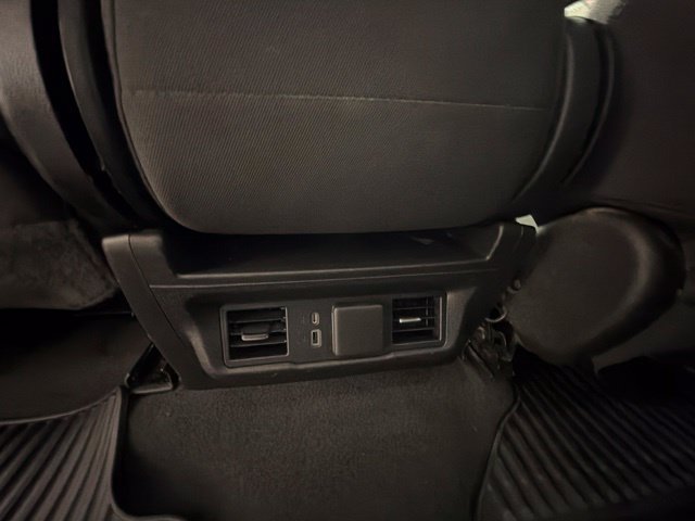Used 2022 Chevrolet Silverado 1500 LT AWD/4WD image 19